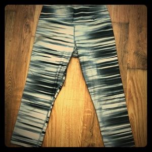 Nike Women’s size Small workout legging